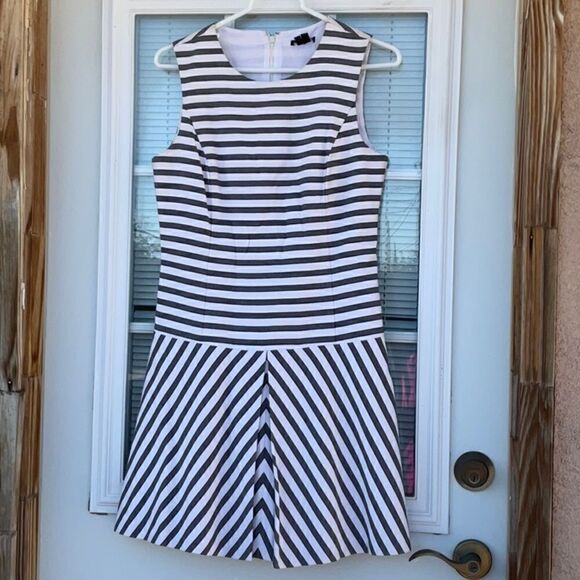Take 50% OFF- Theory Women's Sleeveless Mini Striped Dress, Size-6 - Picture 1 of 7